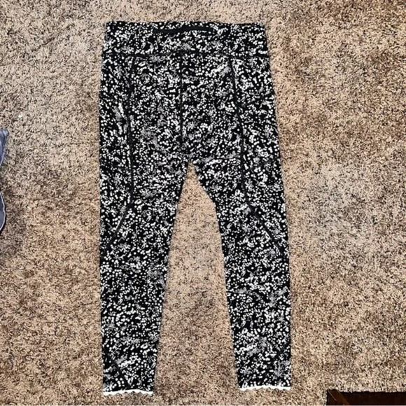 Lululemon Tight Stuff Tight II Size 8 - Picture 4 of 9